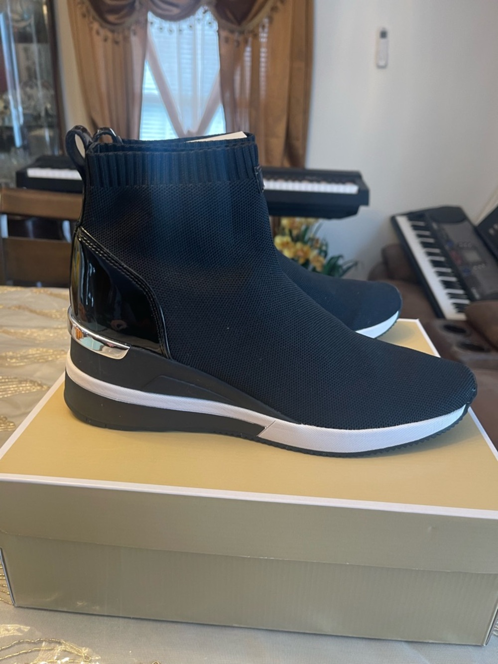 Michael Kors women’s Skyler wedge bootie socks sneakers size 11 - Picture 9 of 14